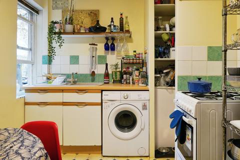 2 bedroom flat for sale, Lee Park, London, SE3
