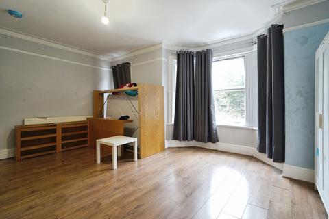 5 bedroom flat for sale, Loampit Hill, London, SE13
