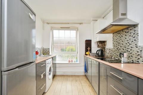 6 bedroom flat for sale, St. Norbert Road, London, SE4
