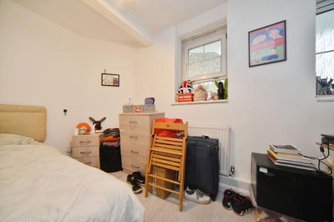 6 bedroom flat for sale, St. Norbert Road, London, SE4