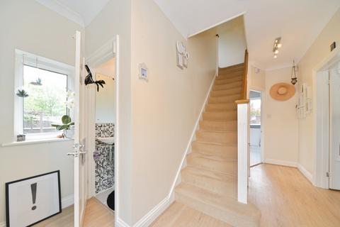 3 bedroom detached house for sale, Woodyates Road, London, SE12
