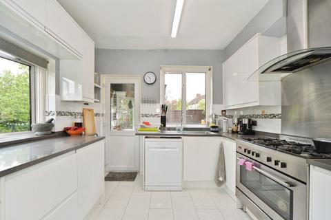 3 bedroom detached house for sale, Woodyates Road, London, SE12