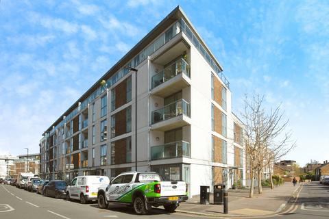 3 bedroom flat for sale, Banning Street, London, SE10