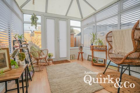 2 bedroom detached house for sale, Urmond Road, Canvey Island, SS8