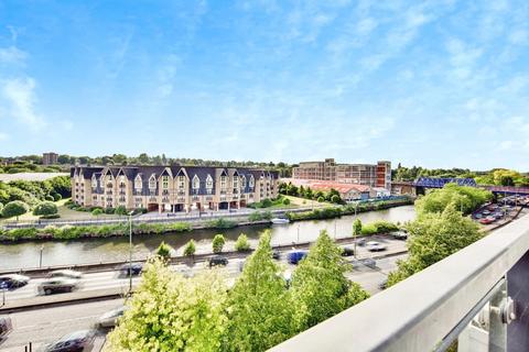 2 bedroom flat for sale, McKenzie Court, Maidstone, Kent, ME14