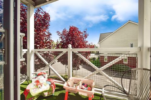 2 bedroom flat for sale, Poynder Drive, Snodland, ME6