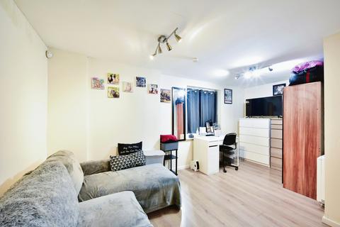 1 bedroom flat for sale, Ashford Road, Maidstone, Kent, ME14