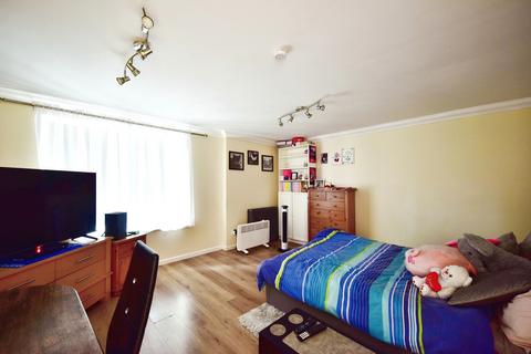 1 bedroom flat for sale, Ashford Road, Maidstone, Kent, ME14