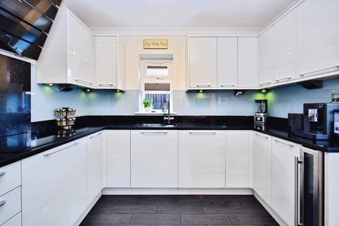 4 bedroom bungalow for sale, Trevor Drive, Maidstone, Kent, ME16