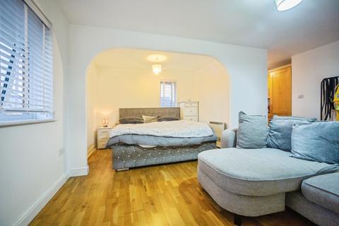 1 bedroom flat for sale, St. Peters Street, Maidstone, Kent, ME16