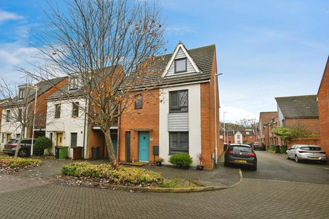 5 bedroom semi-detached house for sale, Darwin Avenue, Maidstone, Kent, ME15
