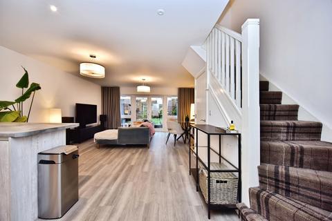 3 bedroom terraced house for sale, Ruton Square, Kings Hill, West Malling, Kent, ME19
