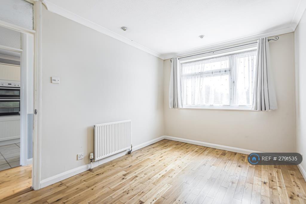 Bedroom 1 (With Built In Wardrobe)