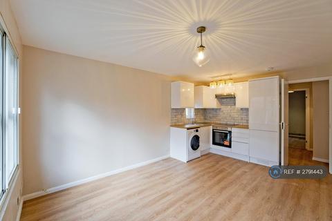 undefined, Palmers Green, London, N13