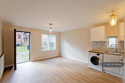 undefined, Palmers Green, London, N13