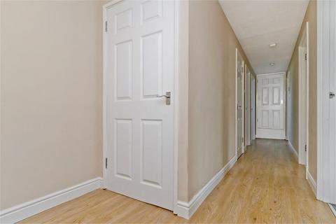 2 bedroom flat to rent, 4, Kingsknowe Court, Edinburgh, EH14 2JS