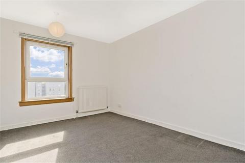 2 bedroom flat to rent, 4, Kingsknowe Court, Edinburgh, EH14 2JS