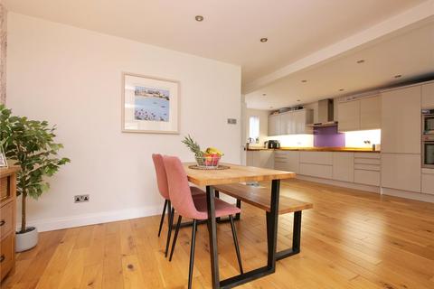 undefined, Spacious four bedroom family home - Hallatrow