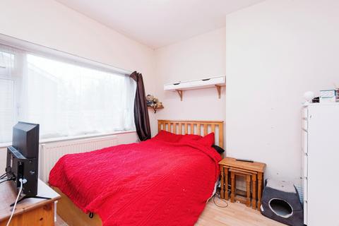 2 bedroom flat for sale, Cornwall Gardens, Cliftonville, Margate, Kent, CT9