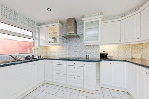2 bedroom bungalow for sale, Coniston Avenue, RAMSGATE, Kent, CT11