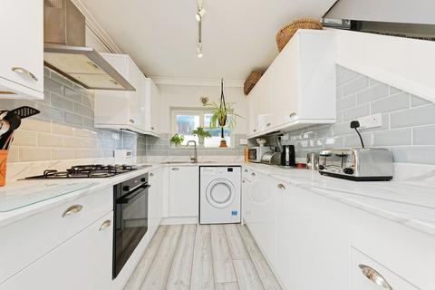 2 bedroom end of terrace house for sale, London Road, RAMSGATE, Kent, CT11
