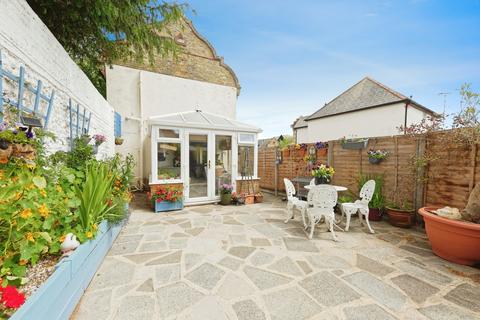 2 bedroom end of terrace house for sale, London Road, RAMSGATE, Kent, CT11