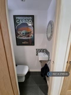 undefined, Laurel View, London, N12