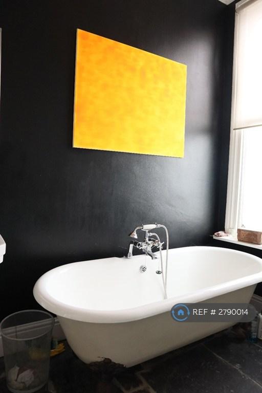 1st Floor Bathroom