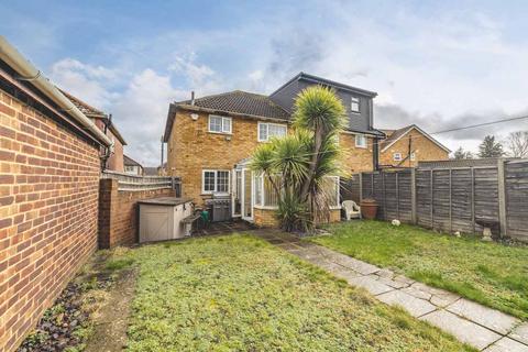 undefined, Morley Close, Langley SL3