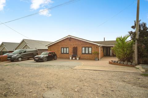 4 bedroom bungalow for sale, Imperial Avenue, Minster on Sea, Sheerness, Kent, ME12
