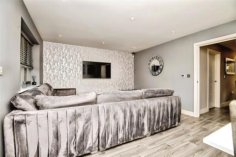 3 bedroom end of terrace house for sale, Minster Road, Minster on Sea, Sheerness, Kent, ME12