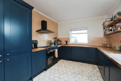 4 bedroom terraced house for sale, Halfway Road, Minster on Sea, Sheerness, Kent, ME12