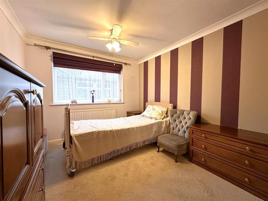 Master Bedroom 224