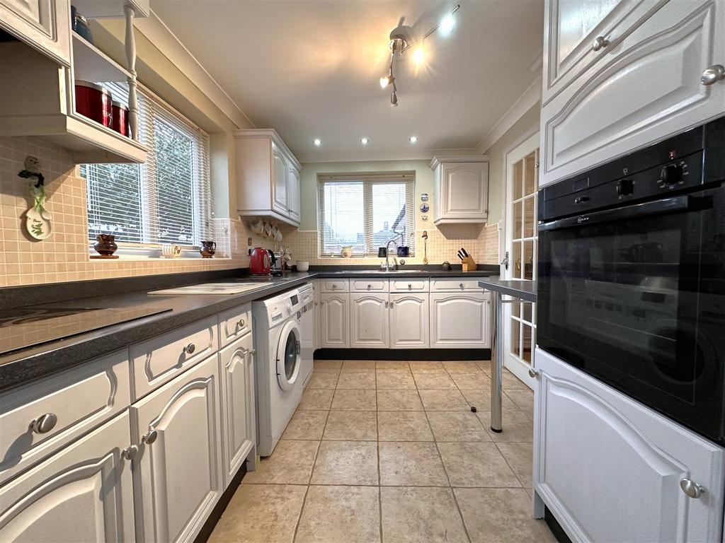 Kitchen 296