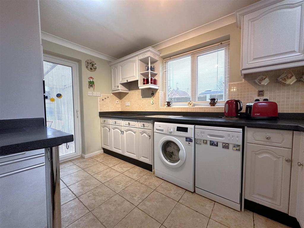 Kitchen Aspect Two 295