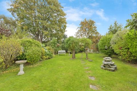 4 bedroom bungalow for sale, Guestwick, Tonbridge, Kent, TN10