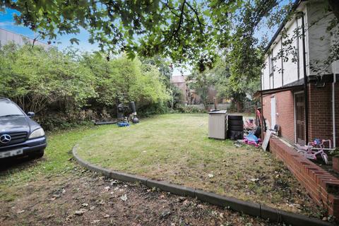2 bedroom flat for sale, Addington Grove, London, SE26