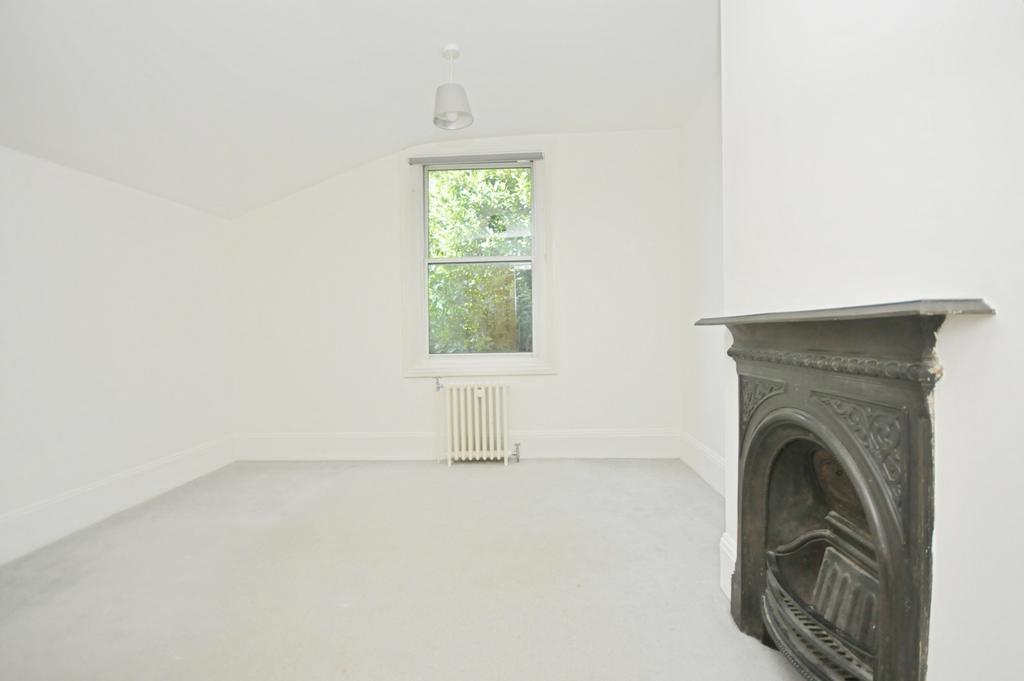 House in London - View 3