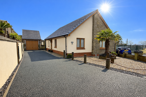 3 bedroom bungalow for sale, Maes Yr Ysgol, Templeton, Narberth, Pembrokeshire, SA67