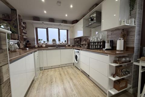 3 bedroom bungalow for sale, Maes Yr Ysgol, Templeton, Narberth, Pembrokeshire, SA67
