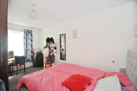 2 bedroom flat for sale, Howard Road, London, SE25