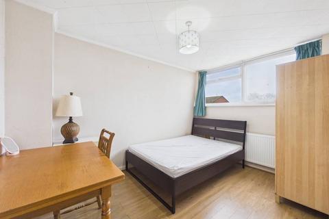 4 bedroom terraced house for sale, Ashdene Close, Ashford, Surrey, TW15