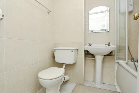 2 bedroom flat for sale, Ross Road, London, SE25