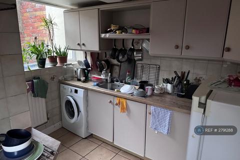 5 bedroom terraced house to rent, Old Ashley Hill, Bristol, BS6