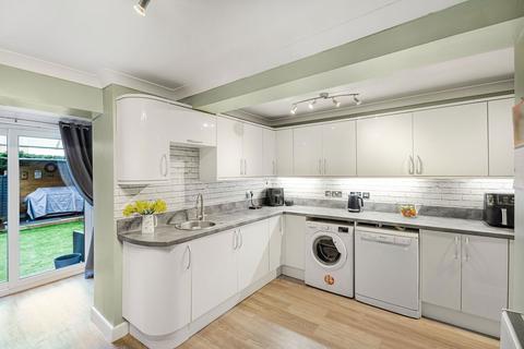 4 bedroom semi-detached house for sale, Isis Avenue, Bicester OX26