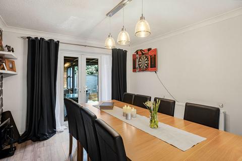 4 bedroom semi-detached house for sale, Isis Avenue, Bicester OX26