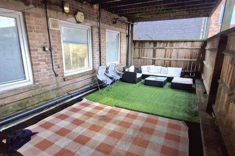 undefined, 7 Bed Student Flat to rent on Alfreton Road, Nottingham, NG7 3JE