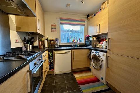 1 bedroom apartment for sale, at Laurel Gardens, Ashford, Kent TW15