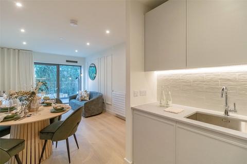 2 bedroom flat for sale, Royal Crest Avenue, London, E16