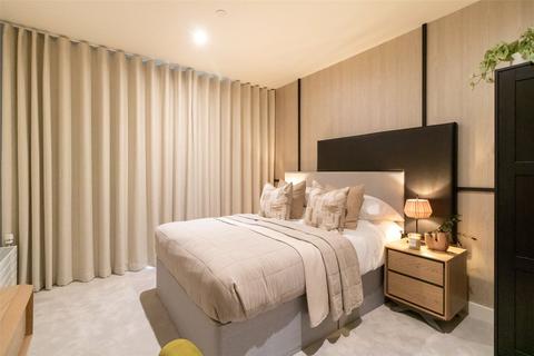 2 bedroom flat for sale, Royal Crest Avenue, London, E16